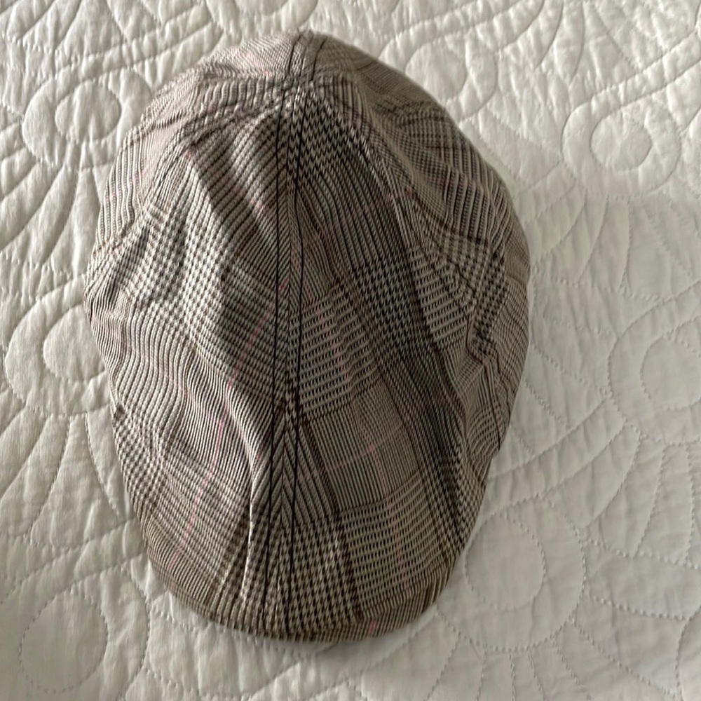 Mens L/XL paperboy hat brown with pink stripes